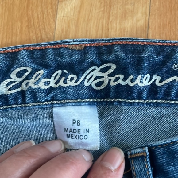 EUC Eddie Bauer women’s jeans P8 - Picture 3 of 6